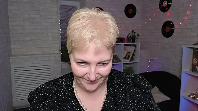Sandra Snow online show from December 29, 2024, 8:04 pm