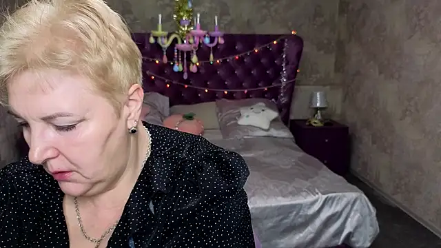 Sandra Snow online show from January 7, 2025, 2:30 pm