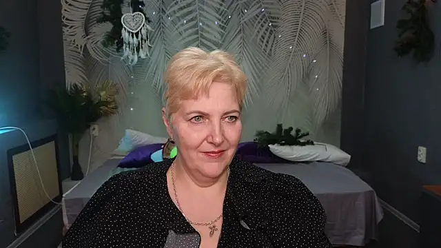 Sandra Snow online show from January 23, 2025, 8:45 pm