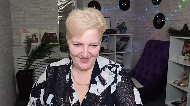 Sandra Snow online show from January 28, 2025, 5:35 pm