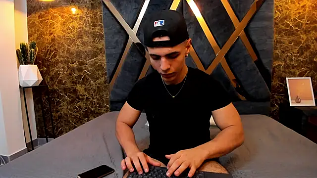 Flynn Riider online show from January 21, 2025, 2:26 pm