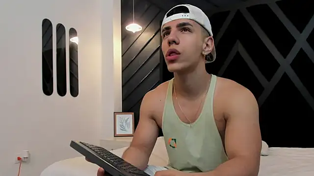 Flynn Riider online show from February 7, 2025, 11:34 am