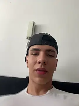 Flynn Riider online show from February 18, 2025, 8:47 pm