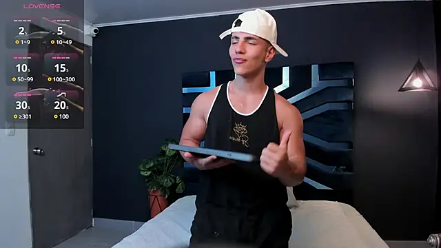 Flynn Riider online show from March 13, 2025, 2:23 pm