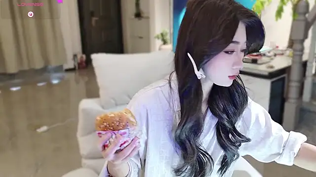 Snapshot of pinnnnnnk chatting on February 11, 2026, 11:43 pm pinnnnnnk online show from February 11, 2026, 11:43 pm