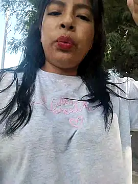 Danna-linyi online show from March 19, 2025, 2:13 pm