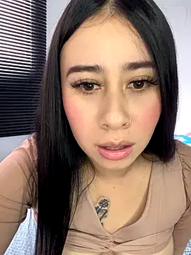 Zoee t online show from October 12, 2025, 7:46 pm