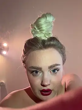 Snapshot of CherryEmmy chatting on March 4, 2025, 9:00 pm CherryEmmy online show from March 4, 2025, 9:00 pm