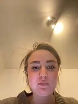 Snapshot of CherryEmmy chatting on October 21, 2025, 5:24 pm CherryEmmy online show from October 21, 2025, 5:24 pm