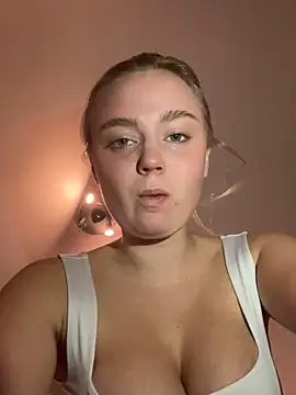 Snapshot of CherryEmmy chatting on November 9, 2025, 7:12 pm CherryEmmy online show from November 9, 2025, 7:12 pm