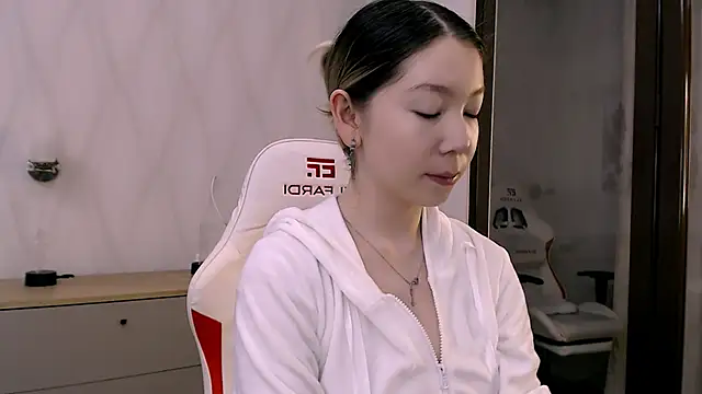 Babby Rabbit online show from November 10, 2025, 5:56 pm