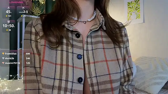 ElvaHilby online show from February 7, 2025, 7:17 pm