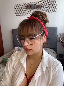 Gabriela-Parker  online show from January 16, 2025, 1:58 pm