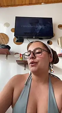 Gabriela-Parker  online show from February 19, 2025, 9:47 pm