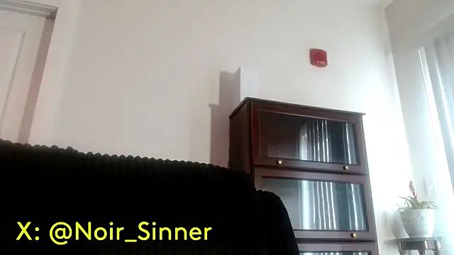 Snapshot of sinnernoir chatting on July 8, 2026, 1:04 pm sinnernoir online show from July 8, 2026, 1:04 pm