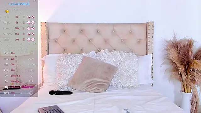 marilynrossy online show from February 8, 2025, 3:30 am