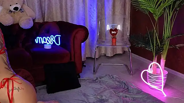 GoldenAmber online show from February 14, 2025, 4:47 am