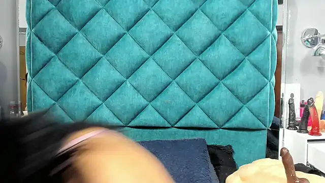 PENELOPELEWISs online show from September 16, 2025, 4:57 am