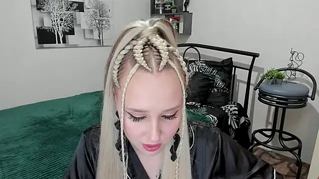 LinaTruly online show from February 21, 2025, 9:11 pm