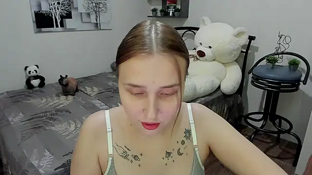 LinaTruly online show from March 17, 2025, 9:23 pm