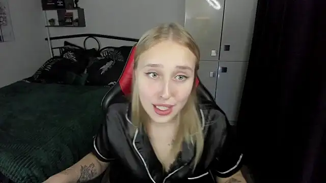 LinaTruly online show from September 11, 2025, 9:48 pm