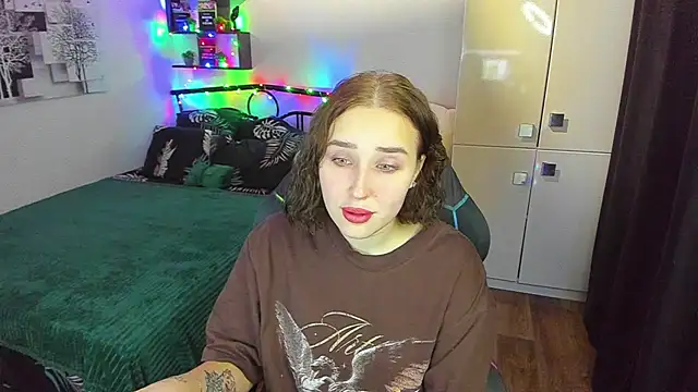 LinaTruly online show from February 5, 2026, 9:41 pm