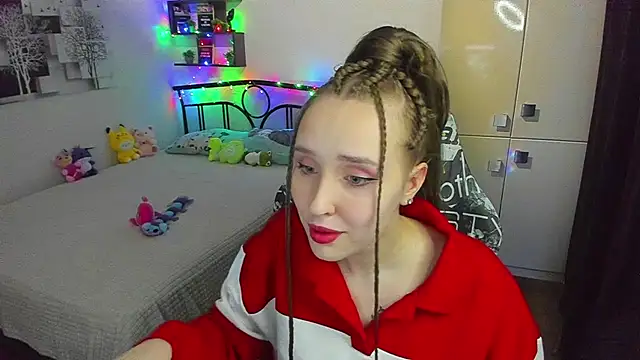 LinaTruly online show from April 18, 2026, 9:26 pm