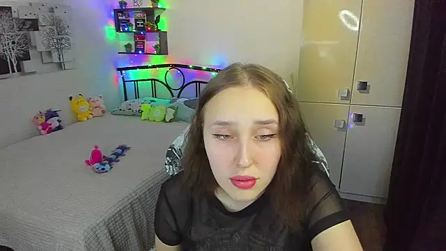 LinaTruly online show from April 20, 2026, 9:27 pm