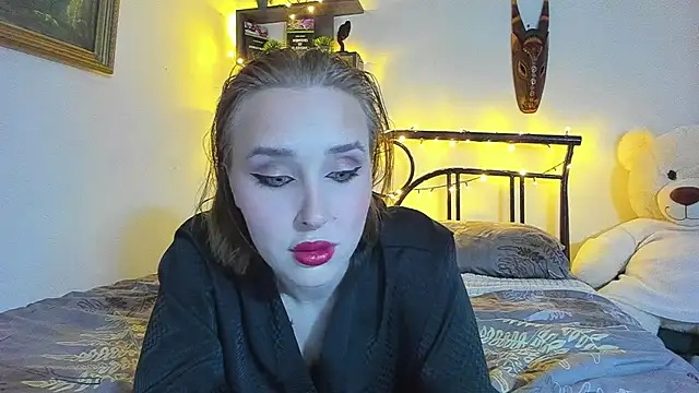 LinaTruly online show from July 27, 2026, 9:11 pm