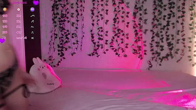 Lessy Lasska online show from October 11, 2025, 1:20 pm