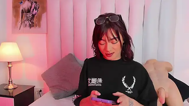 chloe wilson7 online show from April 20, 2026, 11:57 am