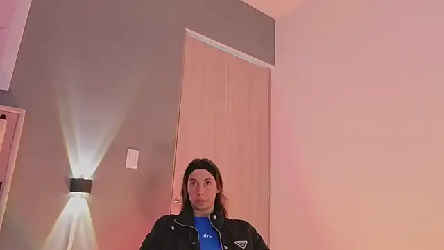 Snapshot of jolie_lov chatting on September 18, 2025, 1:02 pm jolie lov online show from September 18, 2025, 1:02 pm