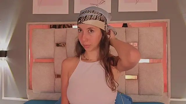 Snapshot of jolie_lov chatting on September 23, 2025, 1:14 pm jolie lov online show from September 23, 2025, 1:14 pm