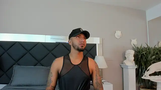 Robin Rief online show from November 18, 2025, 3:34 am