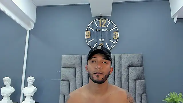 Robin Rief online show from April 19, 2026, 7:38 pm