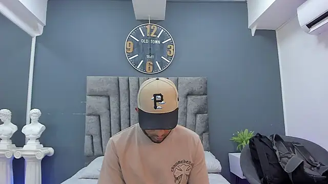 Robin Rief online show from April 20, 2026, 8:32 pm