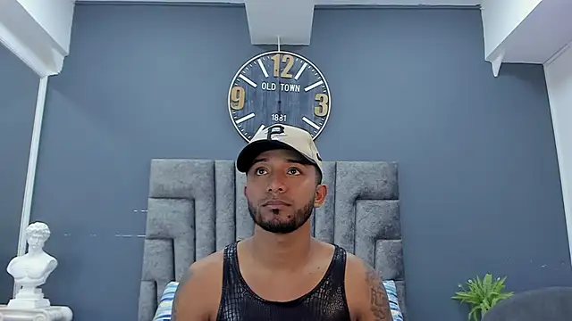 Robin Rief online show from April 21, 2026, 7:28 pm