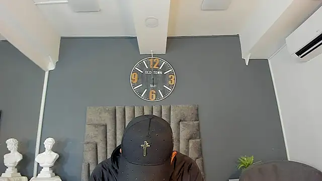 Snapshot of Robin_Rief chatting on June 3, 2026, 7:08 pm Robin Rief online show from June 3, 2026, 7:08 pm