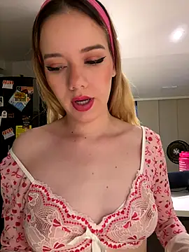 NicoleCut online show from November 3, 2025, 10:49 am