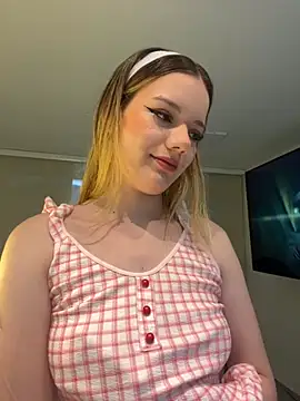 NicoleCut online show from November 8, 2025, 10:48 am