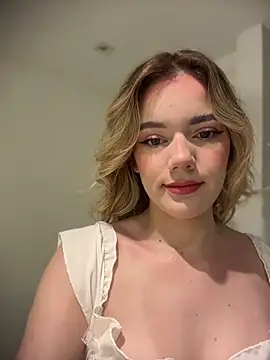 Snapshot of NicoleCut chatting on May 24, 2026, 10:31 am NicoleCut online show from May 24, 2026, 10:31 am
