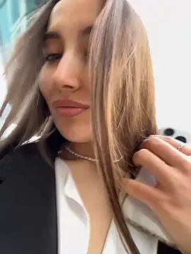 VelvetVixenI online show from April 19, 2026, 3:44 pm