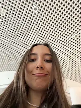 VelvetVixenI online show from April 21, 2026, 3:50 pm