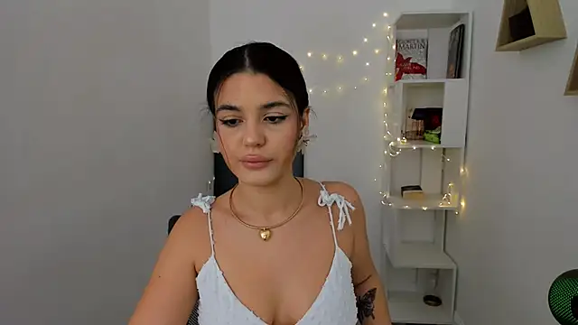 AlluringAriel online show from March 4, 2025, 12:33 pm