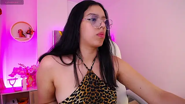 Snapshot of Aurora_Brownn chatting on February 3, 2025, 3:31 am Aurora Brownn online show from February 3, 2025, 3:31 am