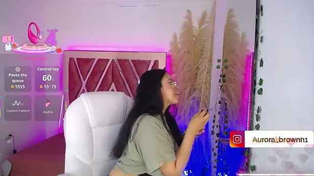 Snapshot of Aurora_Brownn chatting on October 13, 2025, 4:45 am Aurora Brownn online show from October 13, 2025, 4:45 am