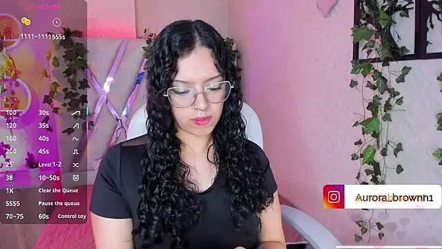 Snapshot of Aurora_Brownn chatting on November 5, 2025, 4:45 am Aurora Brownn online show from November 5, 2025, 4:45 am