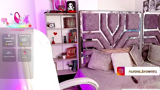 Snapshot of Aurora_Brownn chatting on November 14, 2025, 4:44 am Aurora Brownn online show from November 14, 2025, 4:44 am