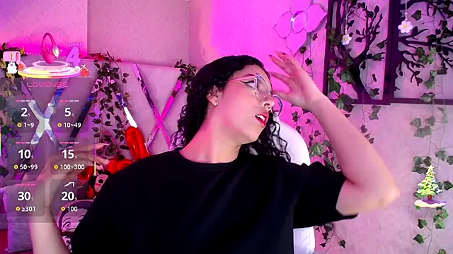 Snapshot of Aurora_Brownn chatting on December 4, 2025, 5:17 am Aurora Brownn online show from December 4, 2025, 5:17 am