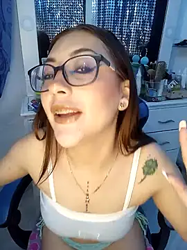 Luna SofiaXX online show from January 17, 2025, 5:53 am